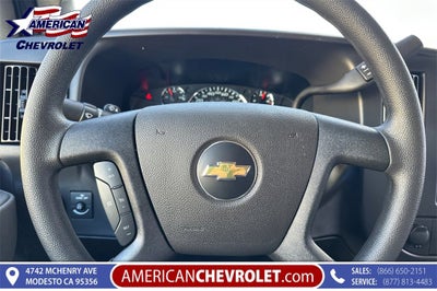 2025 Chevrolet Express Passenger 3500 1LT