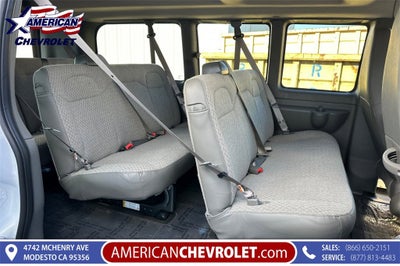 2025 Chevrolet Express Passenger 3500 1LT