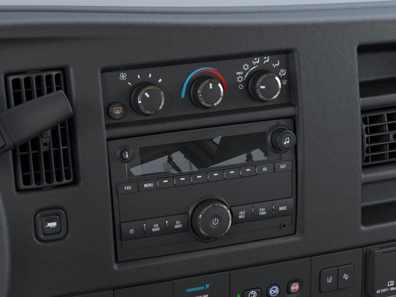 2025 Chevrolet Express Passenger 3500 1LT