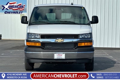 2025 Chevrolet Express Passenger 3500 1LT