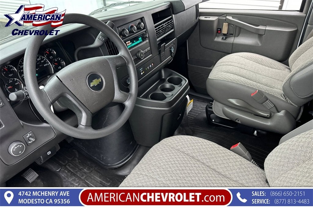 2025 Chevrolet Express Cargo 3500 WT