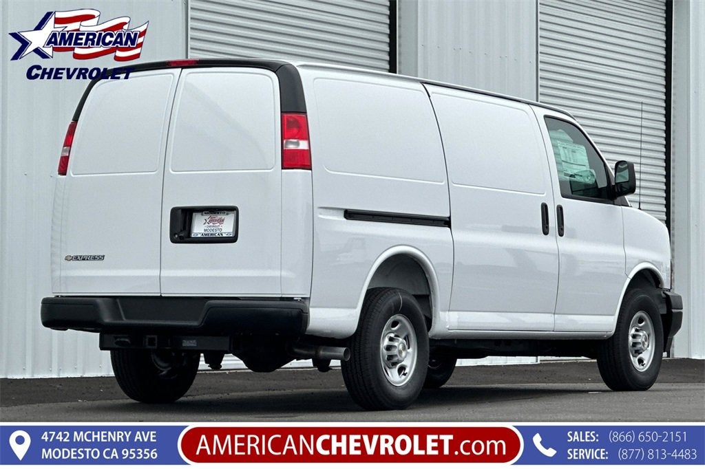 2025 Chevrolet Express Cargo 3500 WT