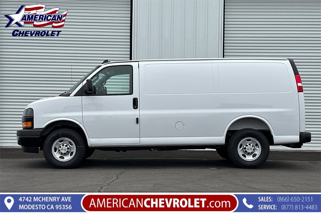 2025 Chevrolet Express Cargo 3500 WT