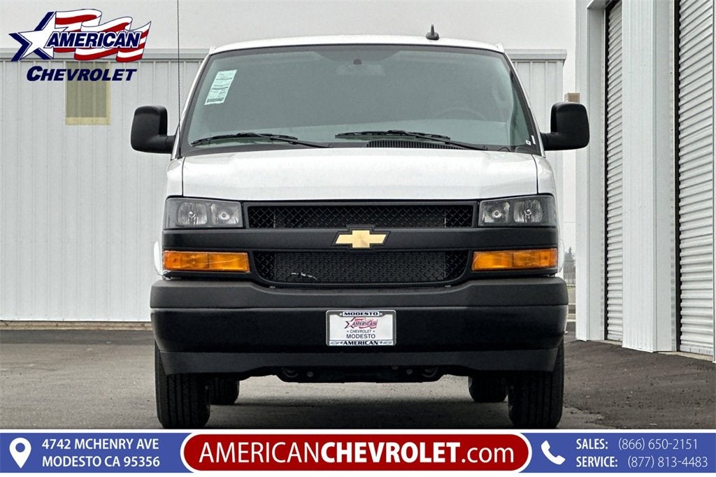 2025 Chevrolet Express Cargo 3500 WT
