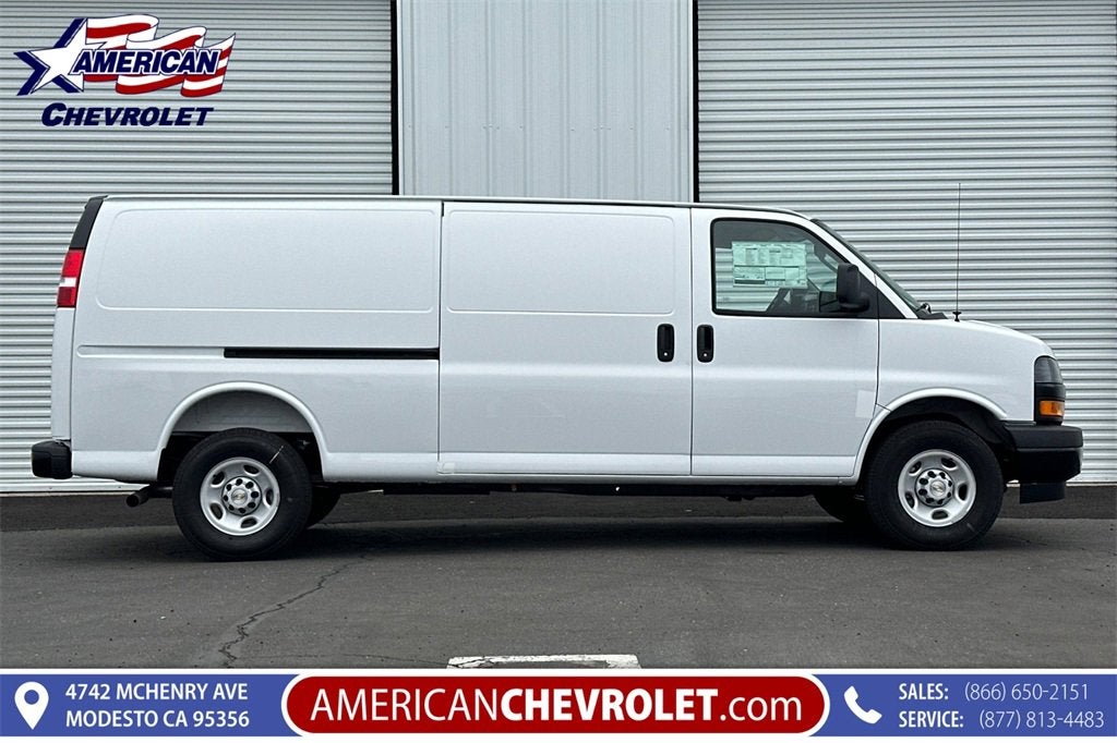 2025 Chevrolet Express Cargo 3500 WT