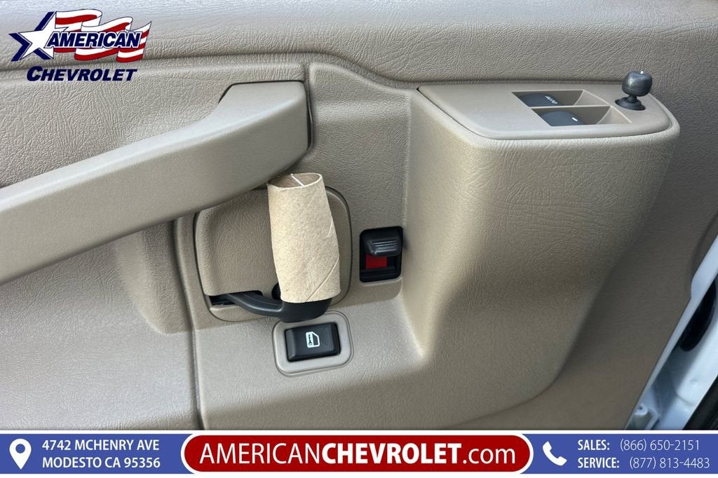 2025 Chevrolet Express Cargo WT