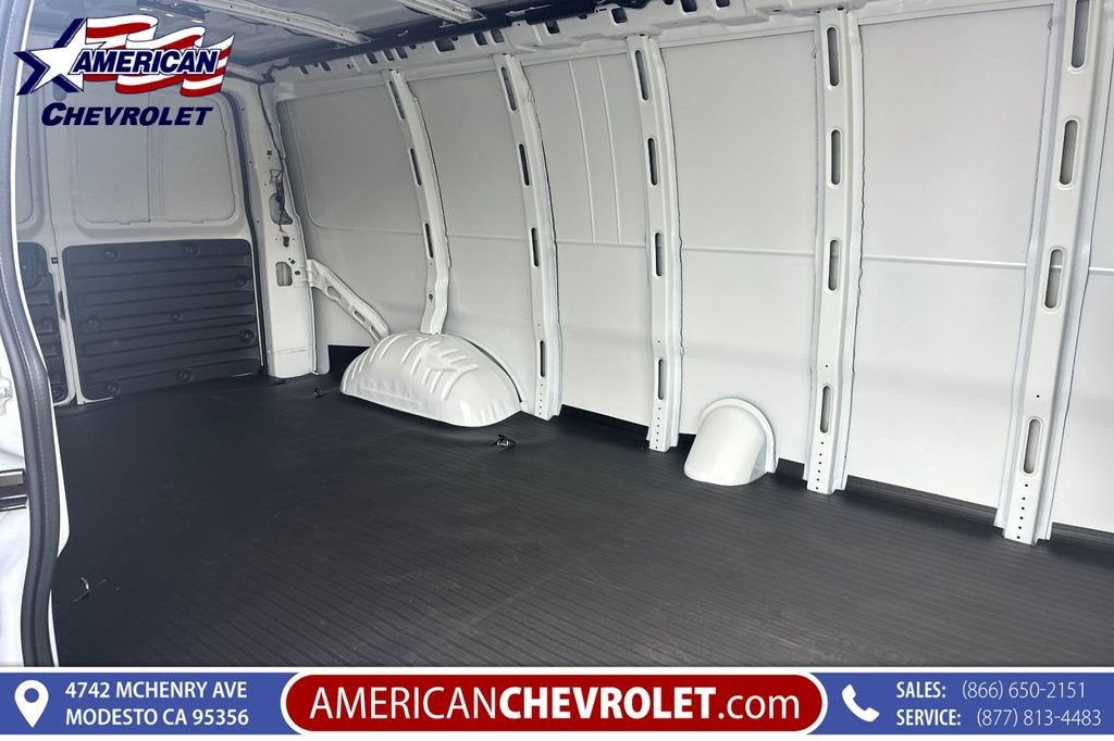 2025 Chevrolet Express Cargo WT