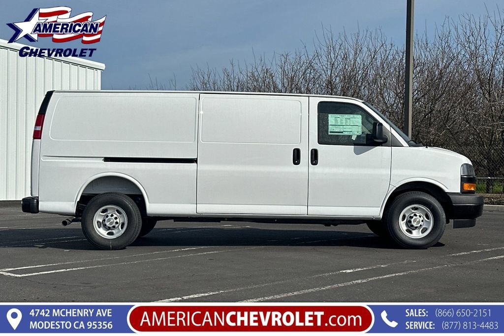 2025 Chevrolet Express Cargo WT