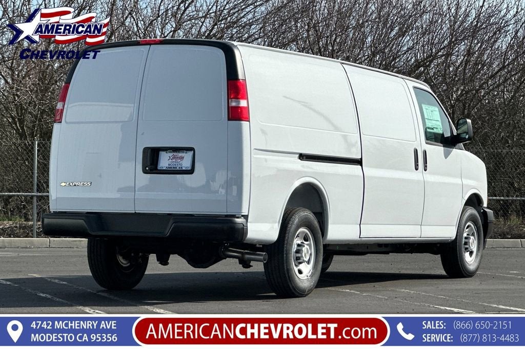 2025 Chevrolet Express Cargo WT