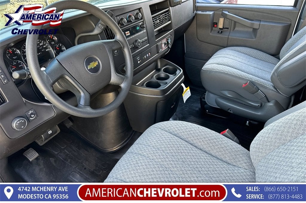 2025 Chevrolet Express Cargo 3500 WT