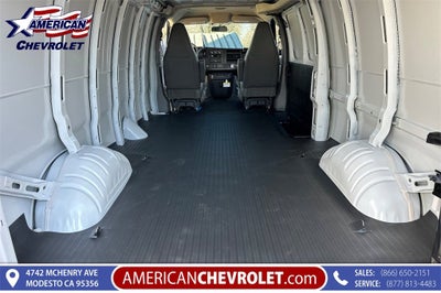 2025 Chevrolet Express Cargo 3500 WT
