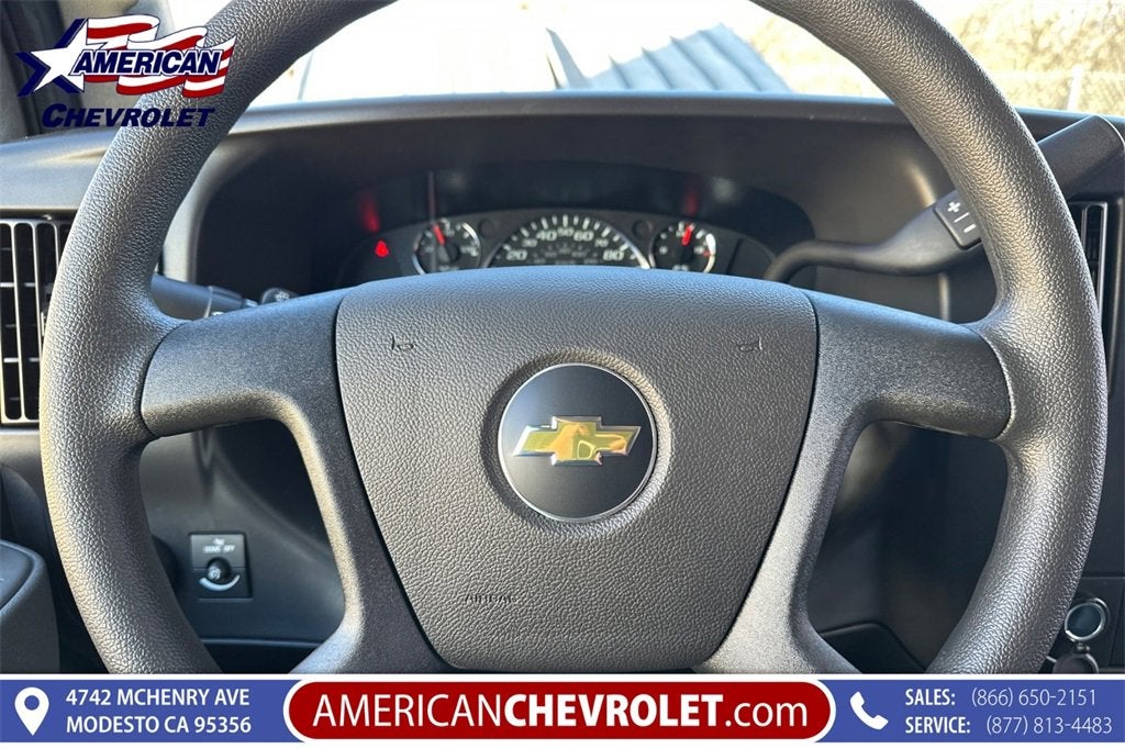 2025 Chevrolet Express Cargo 3500 WT