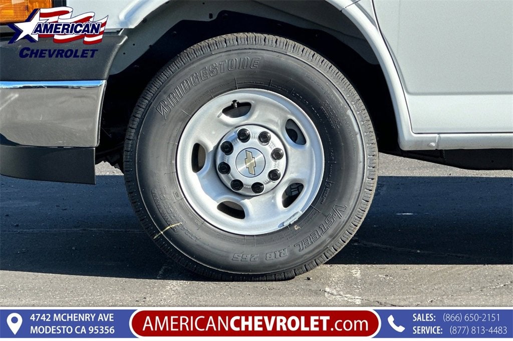 2025 Chevrolet Express Cargo 3500 WT