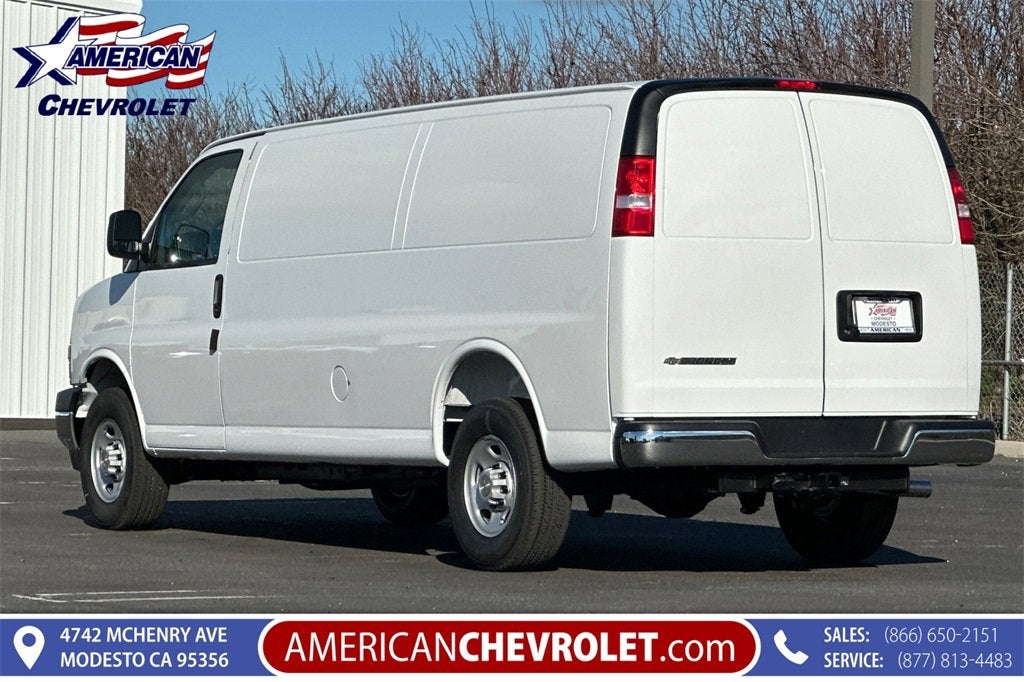 2025 Chevrolet Express Cargo 3500 WT