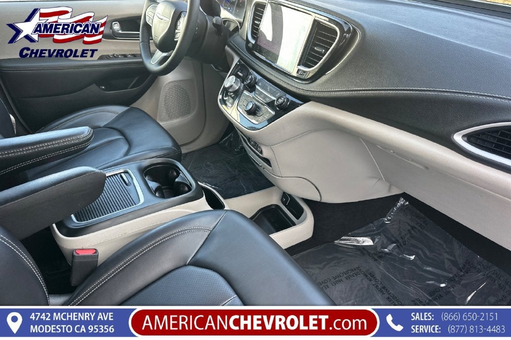 2023 Chrysler Pacifica Hybrid Touring L
