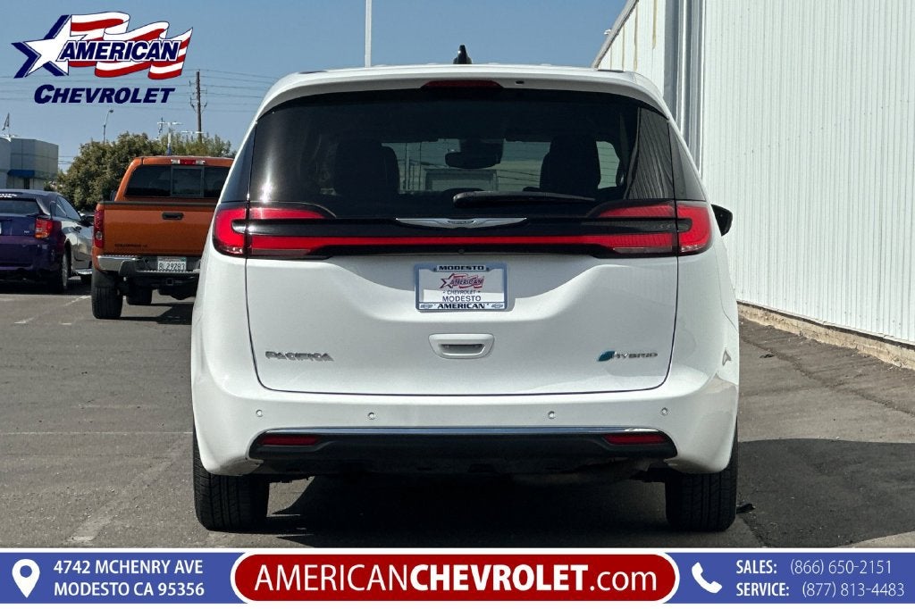 2023 Chrysler Pacifica Hybrid Touring L