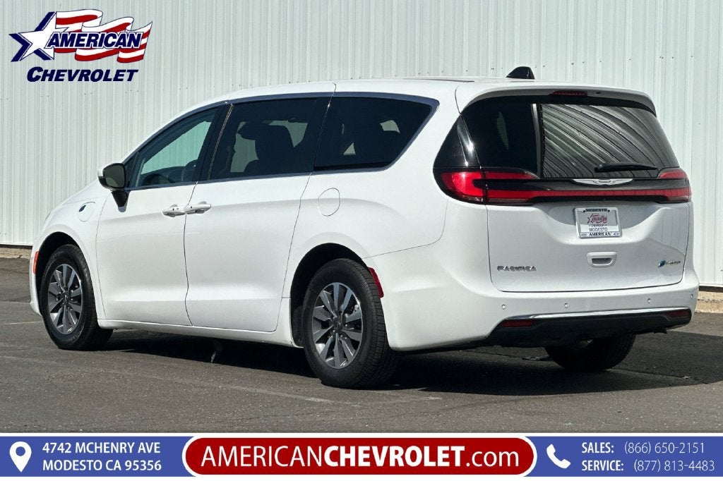 2023 Chrysler Pacifica Hybrid Touring L