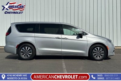 2023 Chrysler Pacifica Hybrid Touring L
