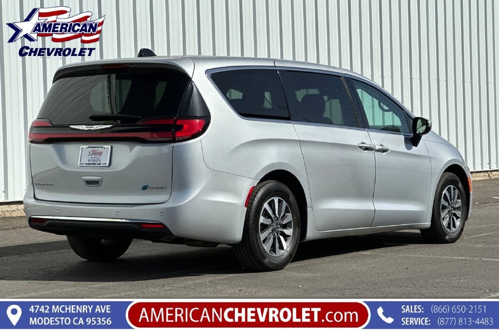 2023 Chrysler Pacifica Hybrid Touring L