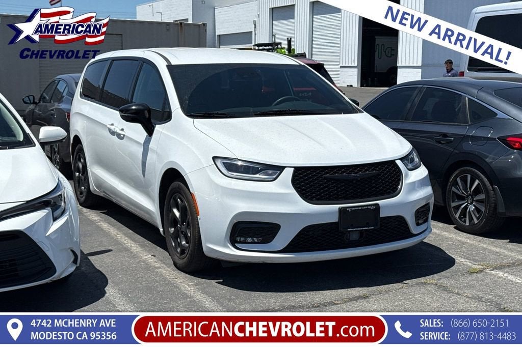 2024 Chrysler Pacifica Hybrid Select S-Appearance PHEV's photo