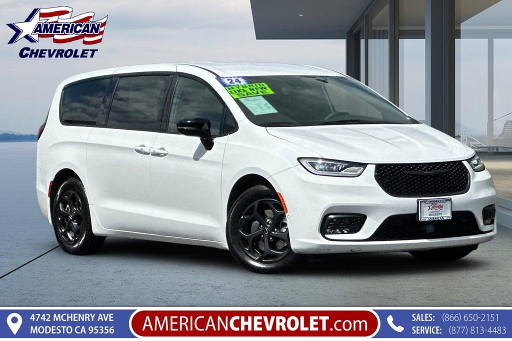 2024 Chrysler Pacifica Hybrid S Appearance Pkg