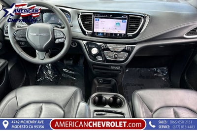 2024 Chrysler Pacifica Hybrid S Appearance Pkg