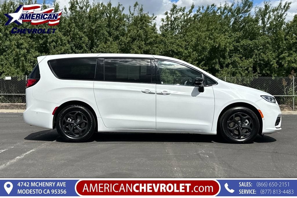 2024 Chrysler Pacifica Hybrid S Appearance Pkg