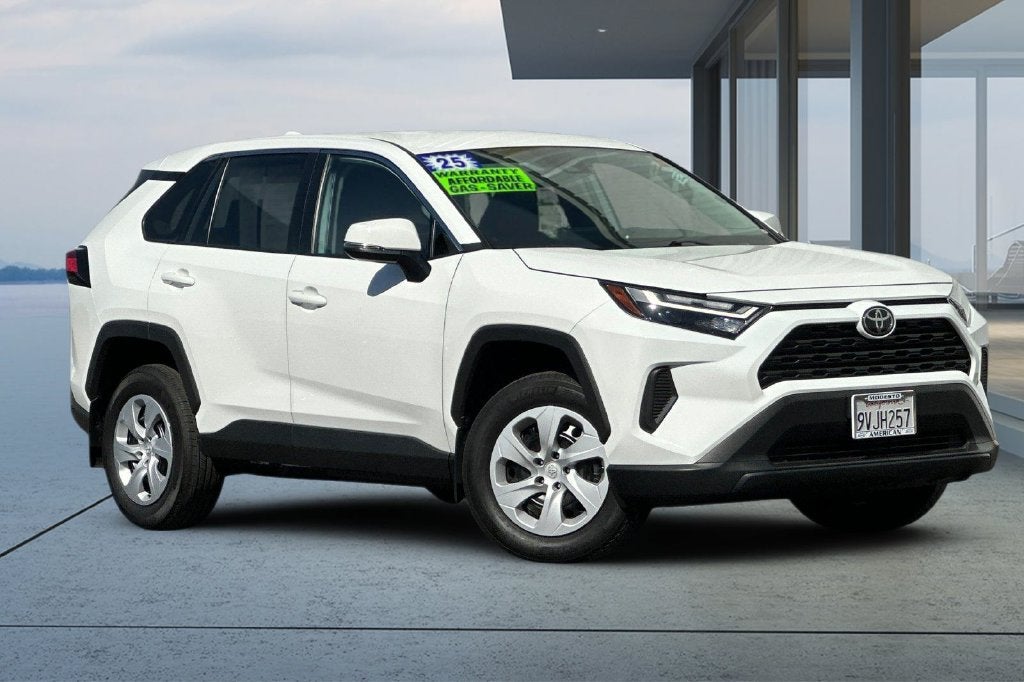 2025 Toyota RAV4 LE