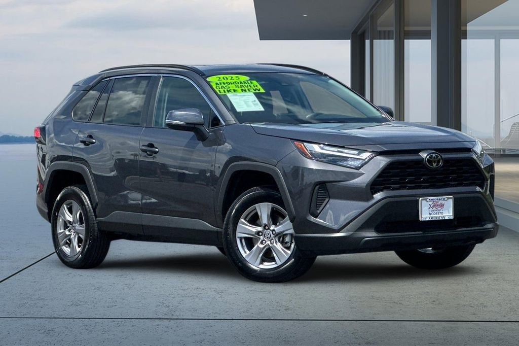 2025 Toyota RAV4 XLE