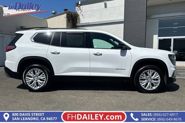 2024 GMC Acadia Elevation