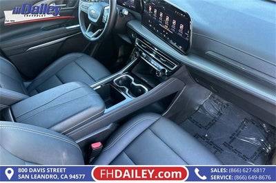 2025 Chevrolet Traverse LT