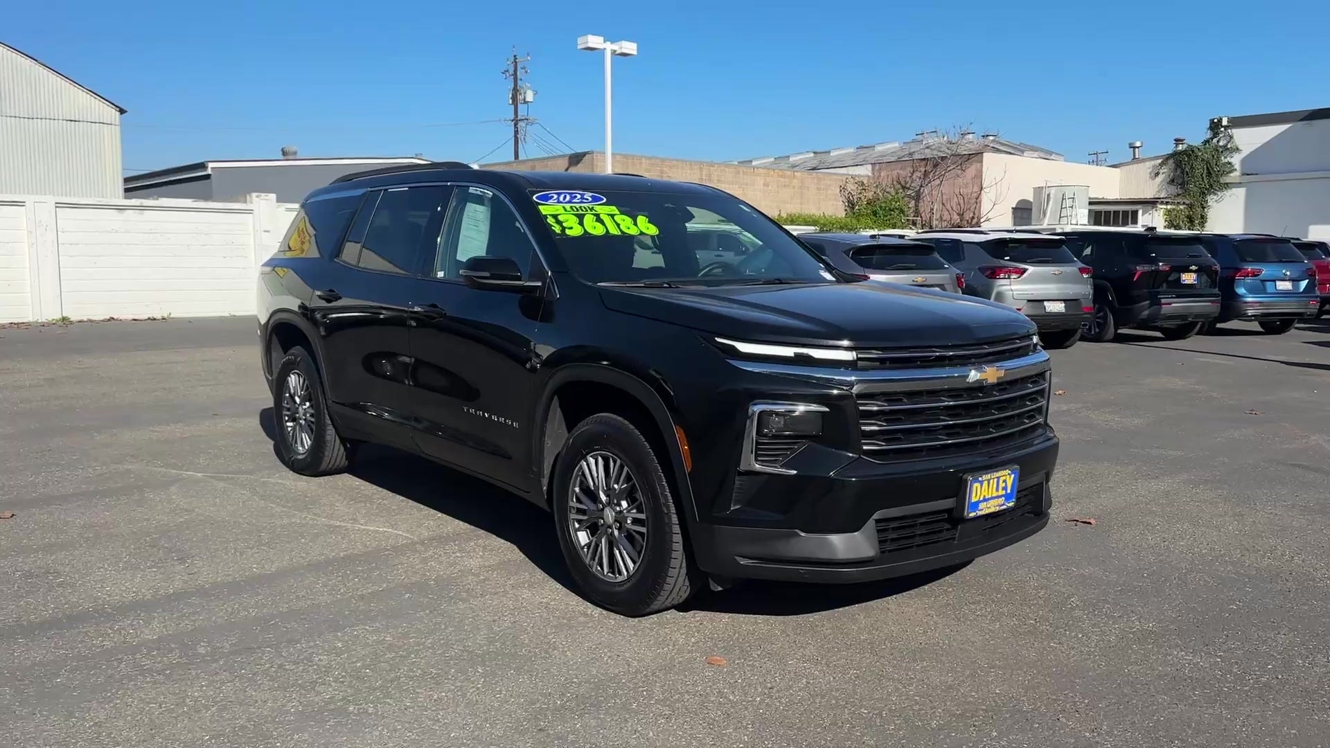 2025 Chevrolet Traverse LT