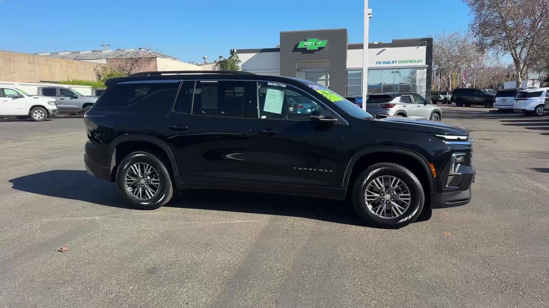 2025 Chevrolet Traverse LT