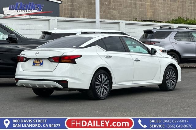 2025 Nissan Altima SV