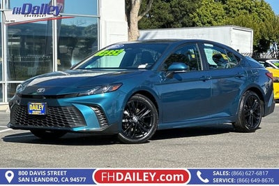 2025 Toyota Camry SE
