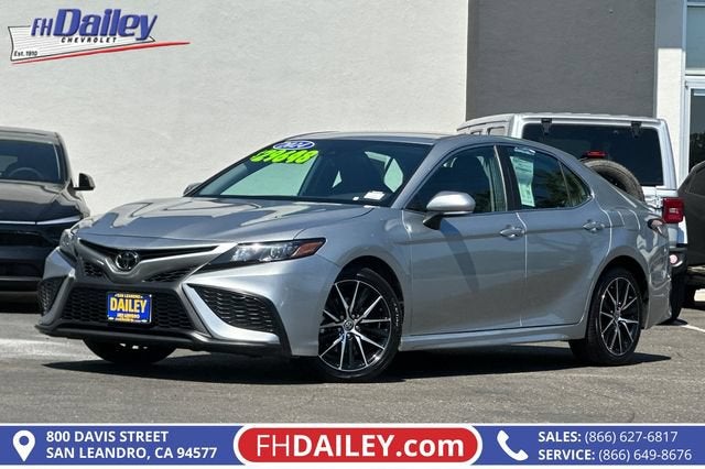 2024 Toyota Camry SE