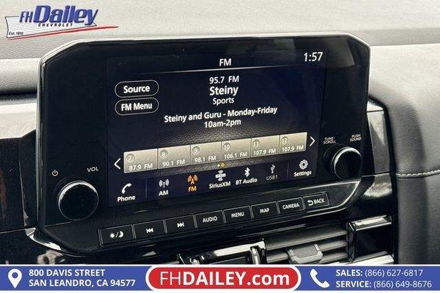 2025 Nissan Pathfinder SL