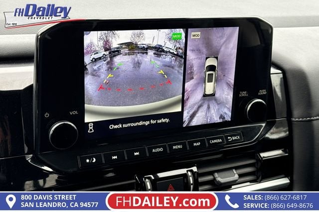 2025 Nissan Pathfinder SL