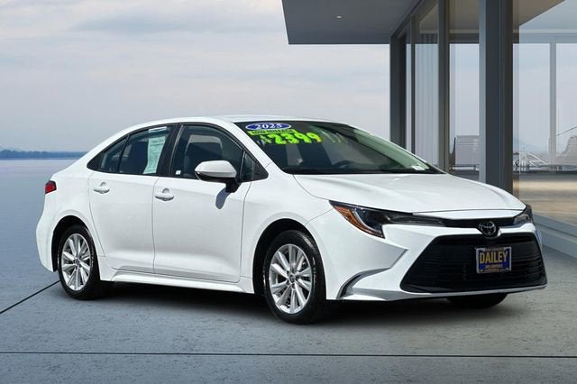 2025 Toyota Corolla LE
