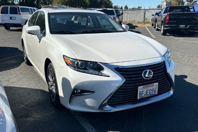2016 Lexus ES 300h Hybrid