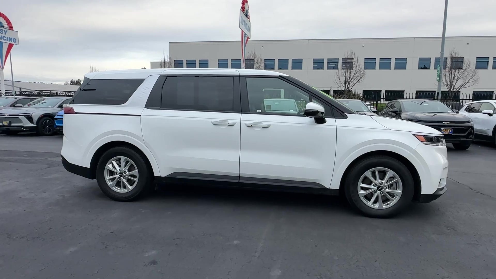 2024 Kia Carnival LX