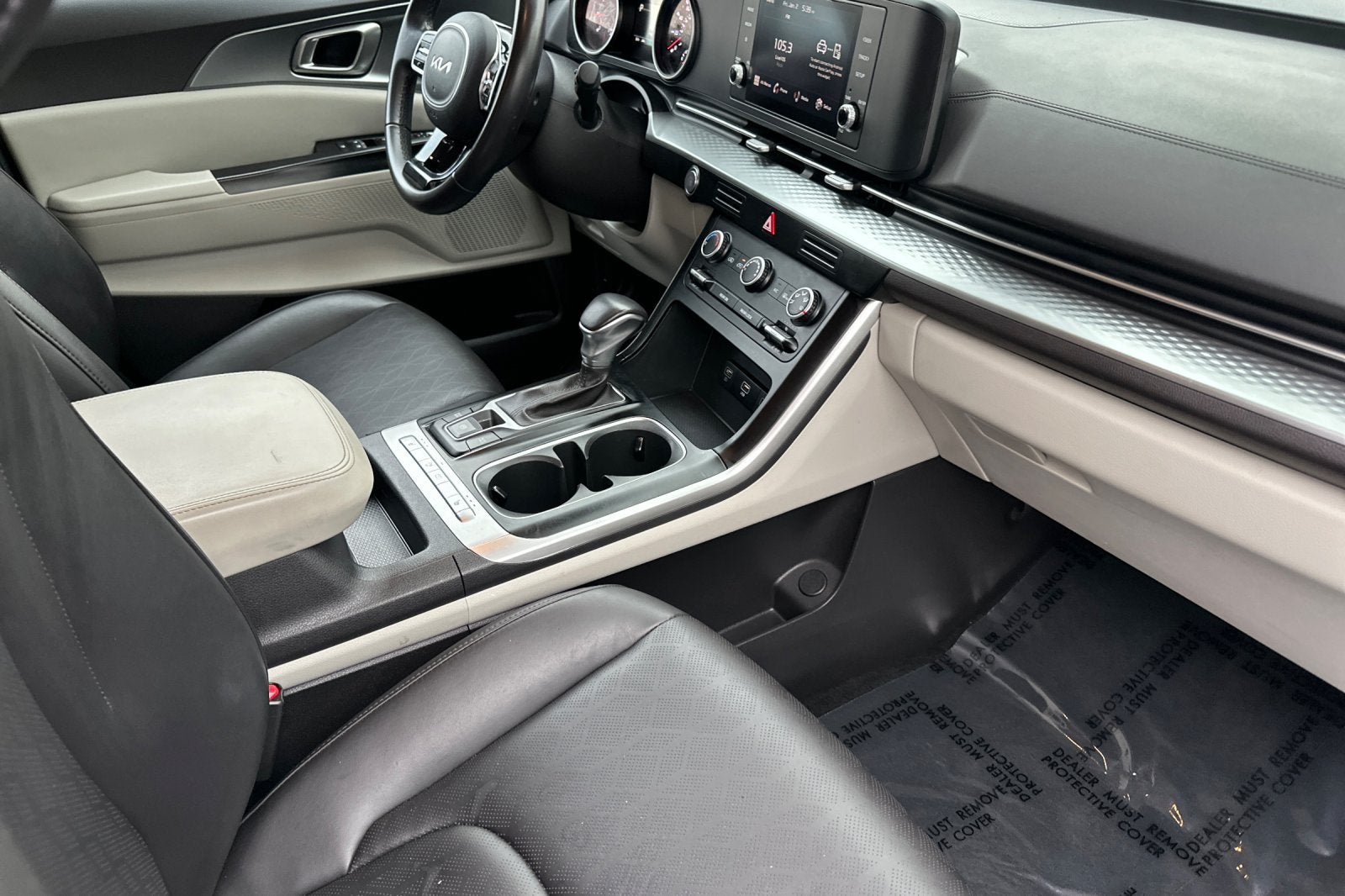 2024 Kia Carnival LX