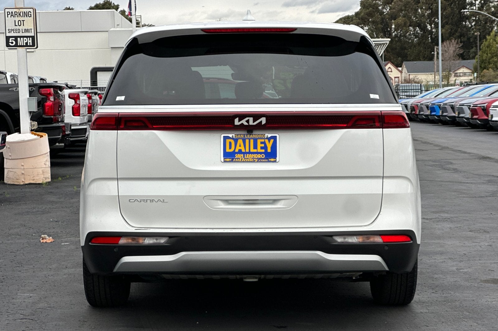 2024 Kia Carnival LX